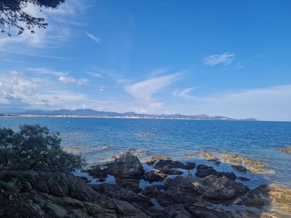 Studio Cabine Avec Piscine, Tennis Et Parking A 400M De La Plage - 4 Couchages, Saint-Aygulf - Fr-1-226A-89 Сен-Агулф Екстериор снимка